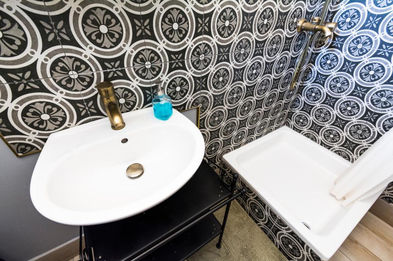 Mali Dvor Novigrad Apartment *