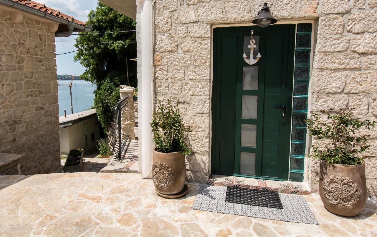 Apartment Mali Dvor Novigrad Novigrad (Dalmatia)
