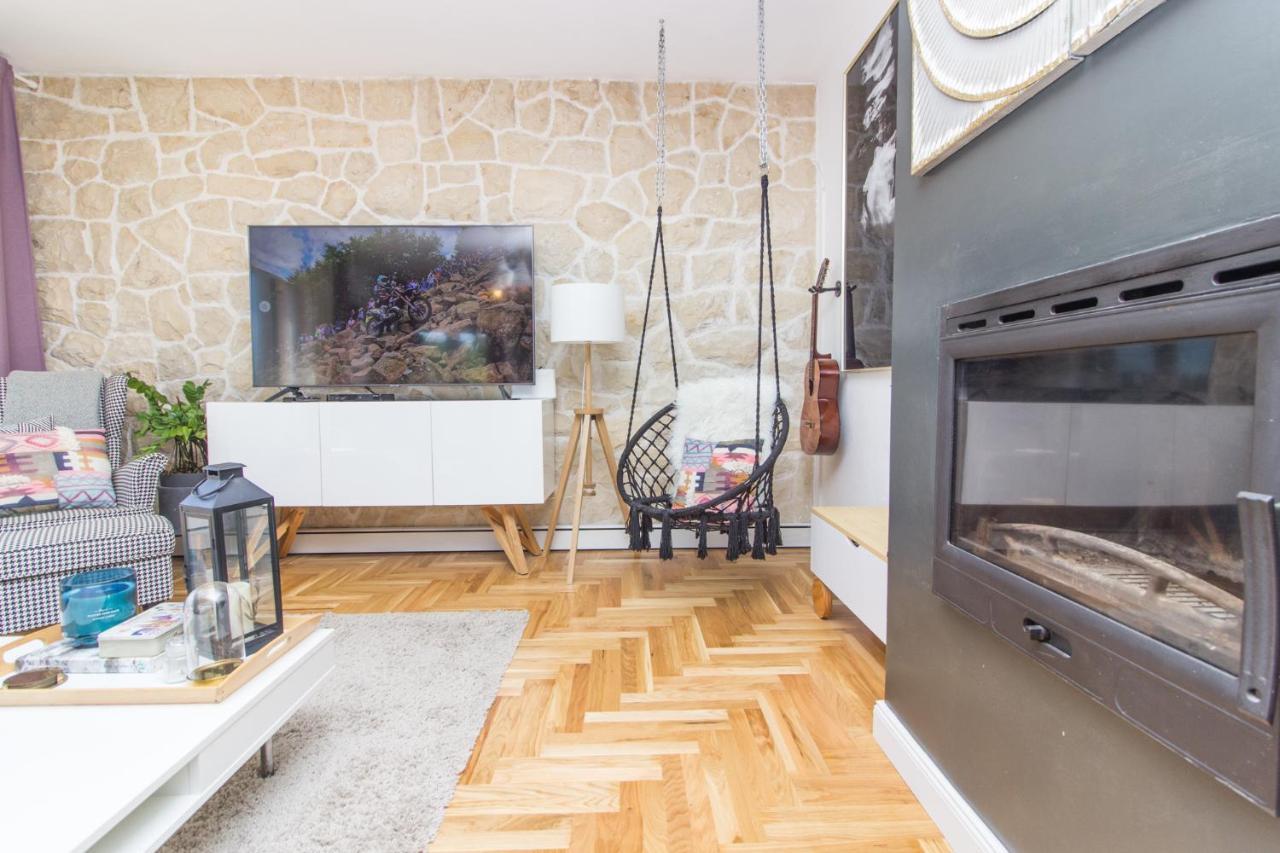 Mali Dvor Novigrad * Novigrad (Dalmatia)