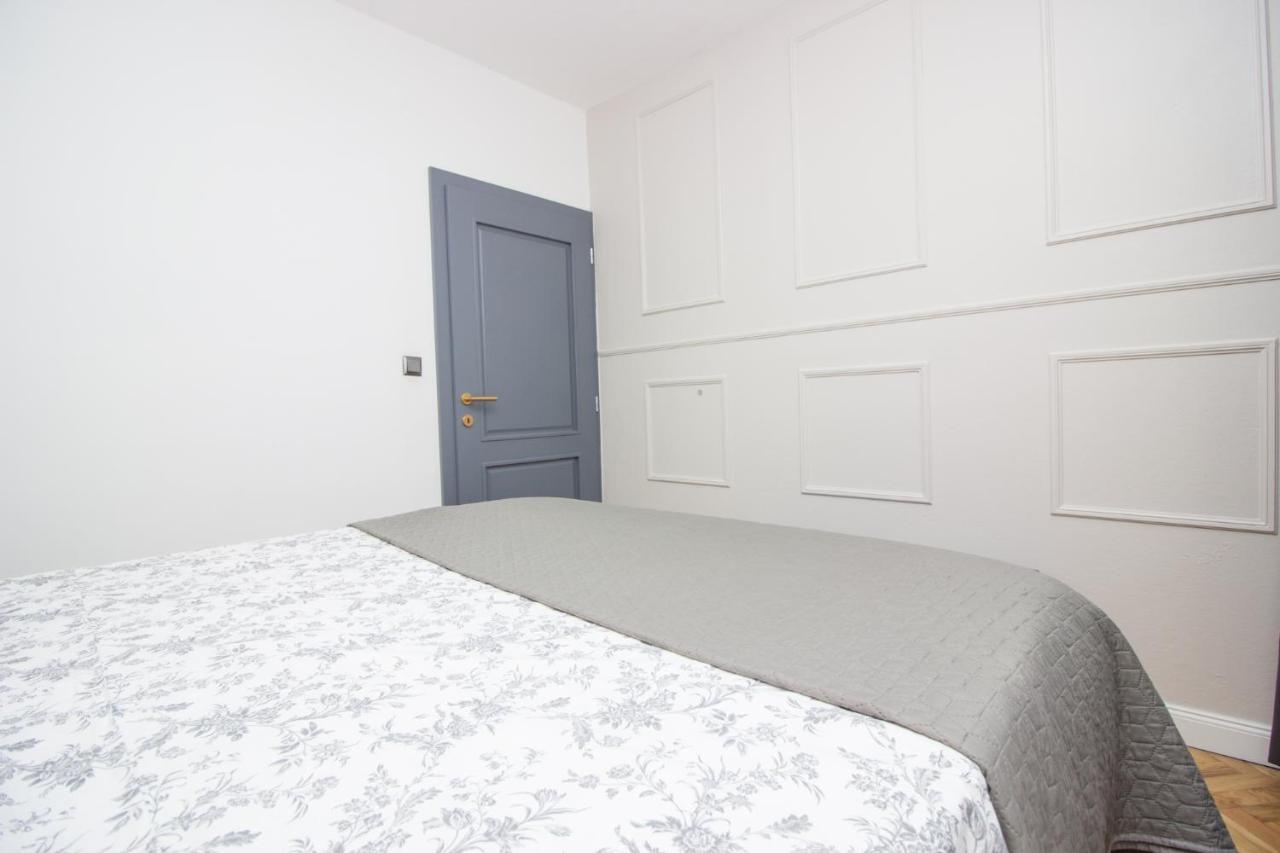 Apartment Mali Dvor Novigrad Novigrad (Dalmatia)