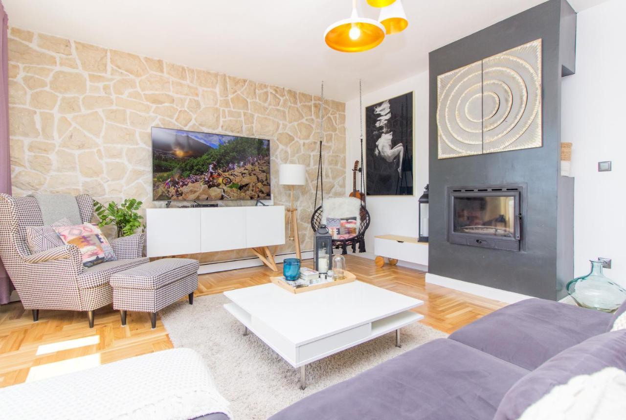 Mali Dvor Novigrad * Novigrad (Dalmatia)