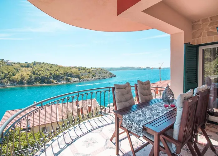 Apartments Mali Dvor Novigrad