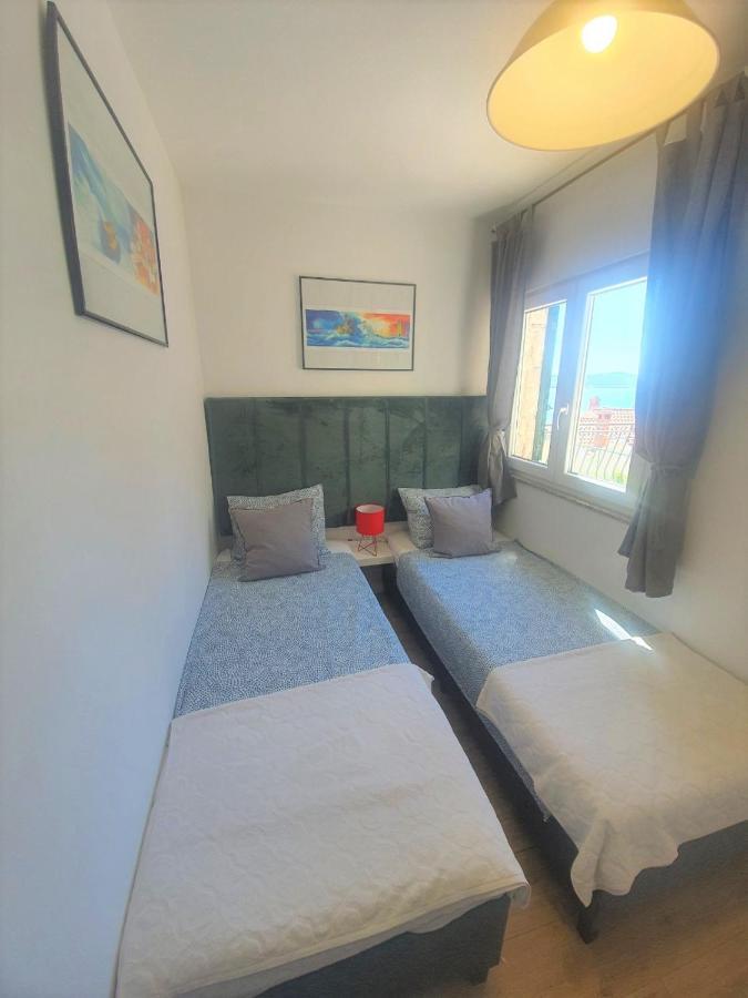 Mali Dvor Novigrad Apartman *