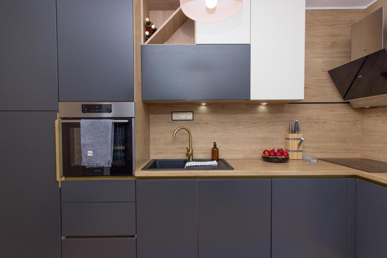 Mali Dvor Novigrad Apartment *