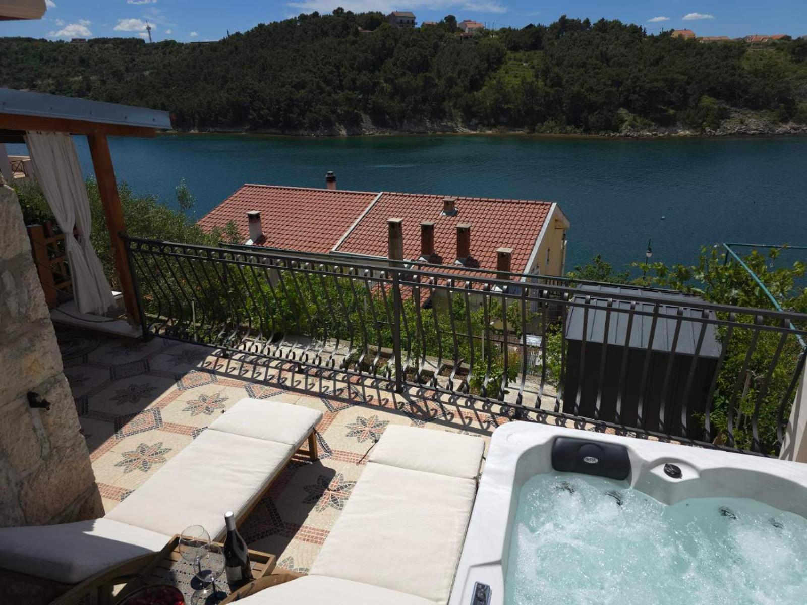 Mali Dvor Novigrad Novigrad (Dalmatia)